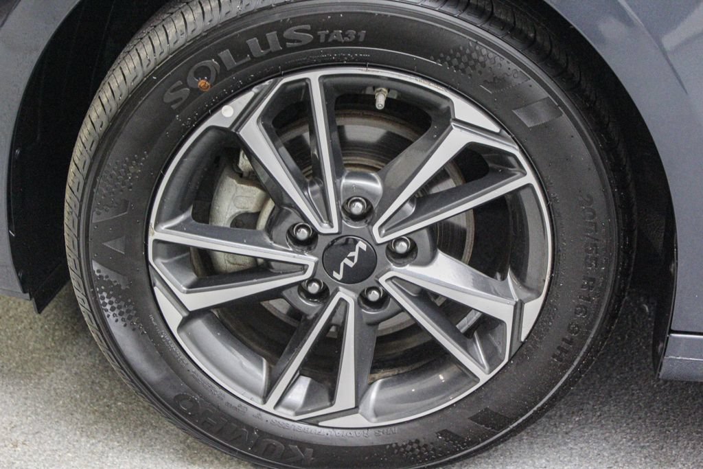 Used 2023 Kia Forte LXS w/ LXS Technology Package FWD image 10