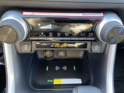 Used 2025 Toyota RAV4 LE image 22