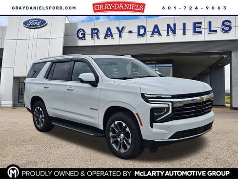 Used 2025 Chevrolet Tahoe LS image 1