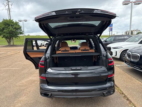Certified 2024 BMW X7 xDrive40i w/ M Sport Package AWD/4WD image 9