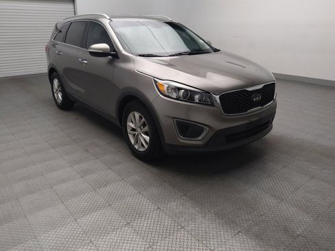 Used 2017 Kia Sorento LX w/ LX V6 Convenience Package FWD image 13