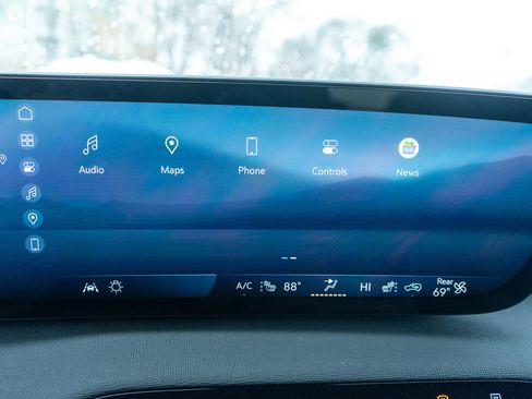 Used 2025 Buick Enclave Preferred image 19