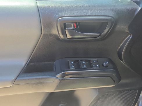 Used 2021 Toyota Tacoma SR AWD/4WD image 16