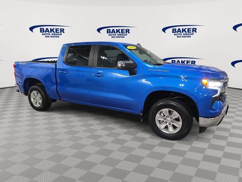 Used 2025 Chevrolet Silverado 1500 LT AWD/4WD image 2