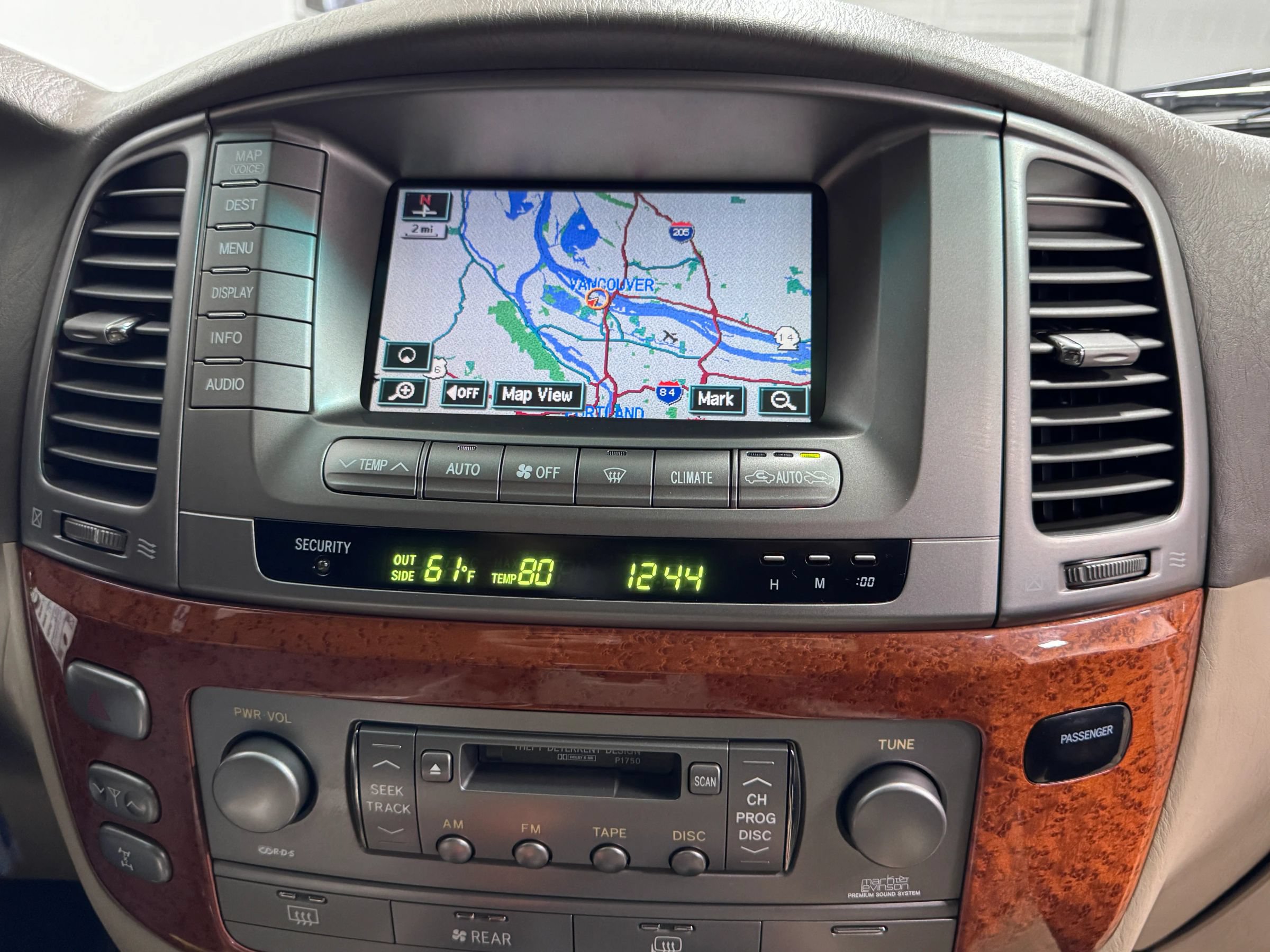 Used 2004 Lexus LX 470 4WD image 10