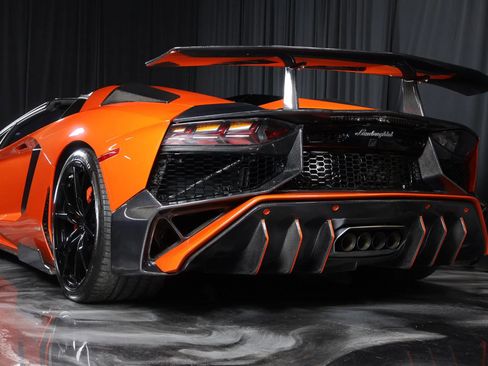 Used 2014 Lamborghini Aventador LP 700-4 image 7