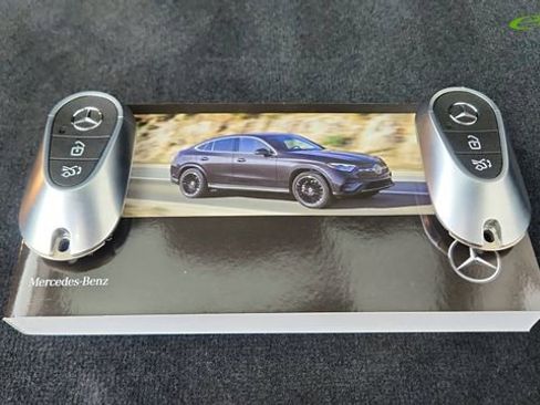 Used 2025 Mercedes-Benz GLC 300 4MATIC image 59