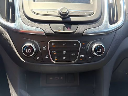 Used 2023 Chevrolet Equinox LT w/ Driver Convenience Package AWD/4WD image 23