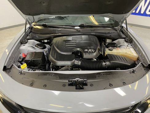 Used 2022 Dodge Charger SXT image 9