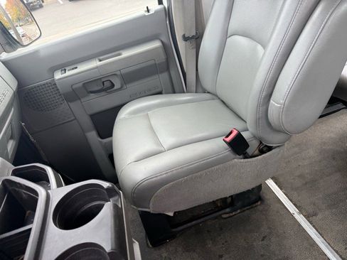 Used 2009 Ford E-350 and Econoline 350 Extended Wagon Super Duty image 14