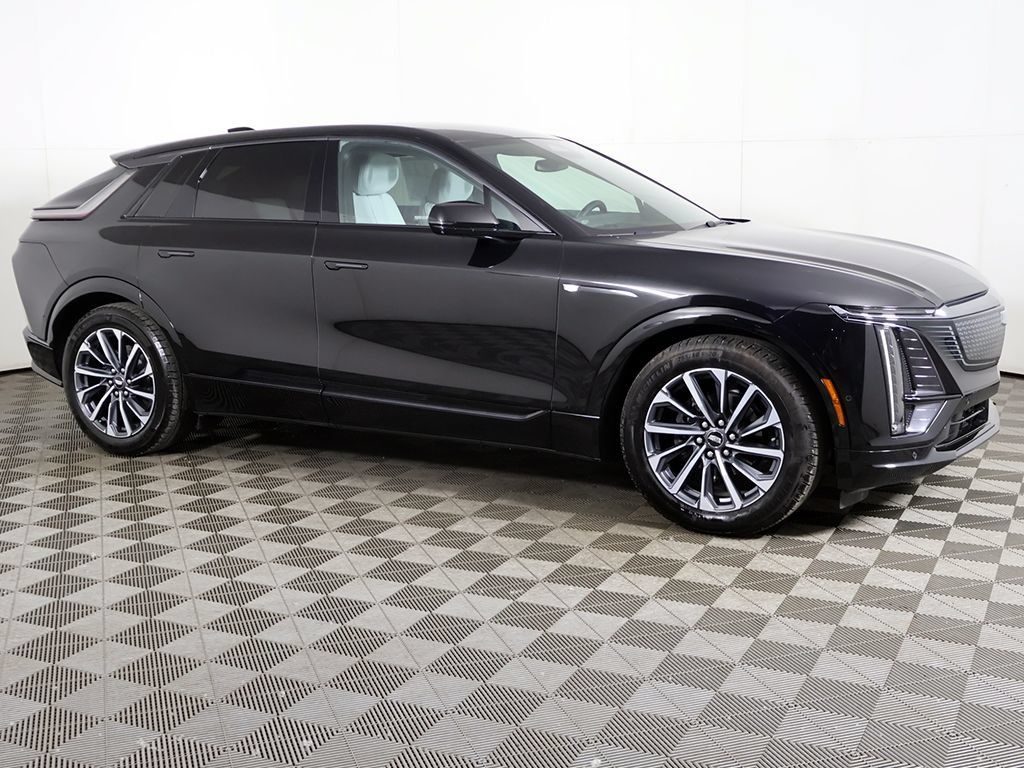 Used 2024 Cadillac Lyriq Sport RWD image 19