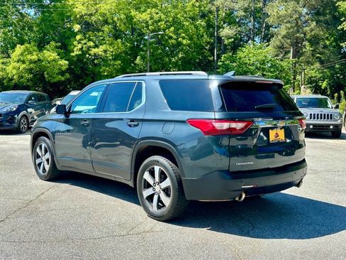 Used 2020 Chevrolet Traverse LT w/ LT Premium Package FWD image 5