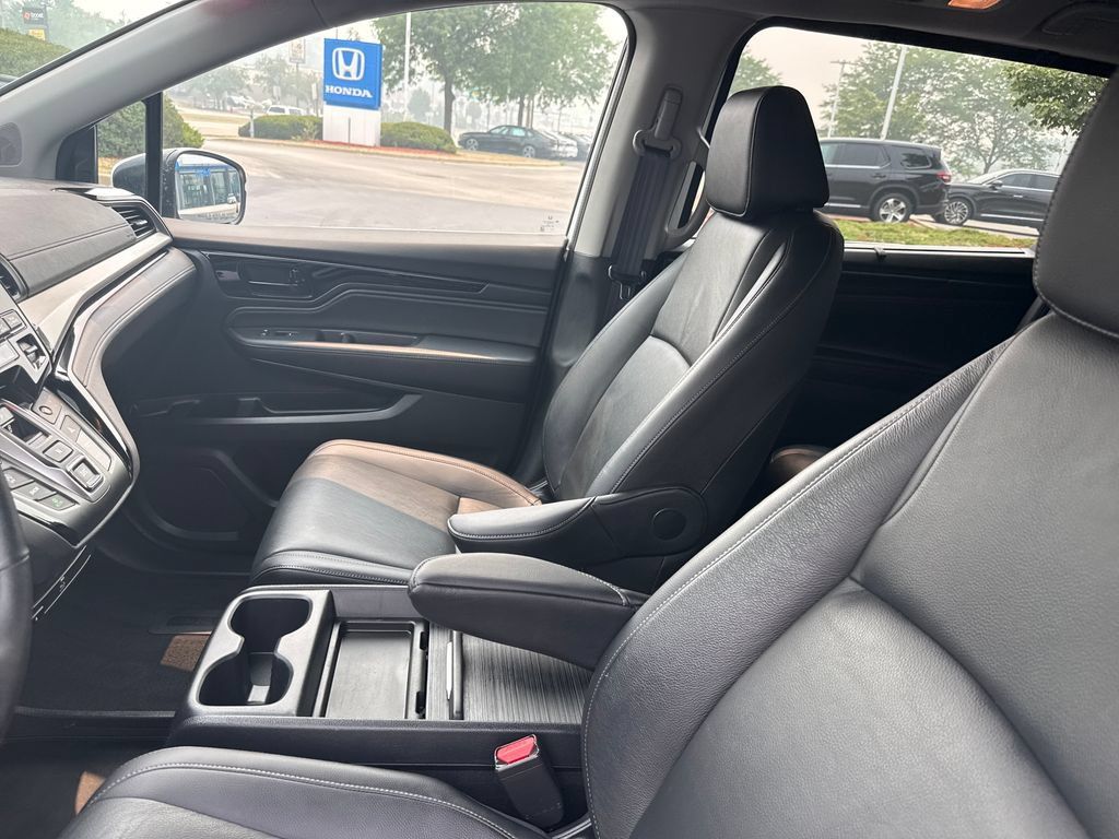 Used 2023 Honda Odyssey Touring image 14