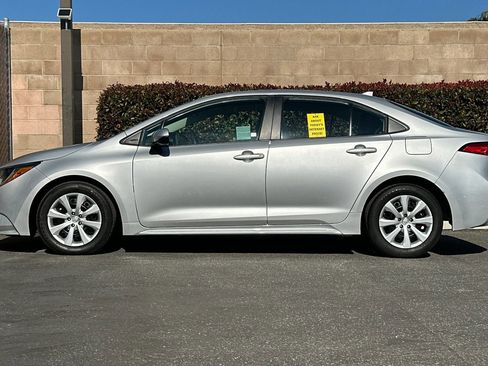 Used 2025 Toyota Corolla LE image 7