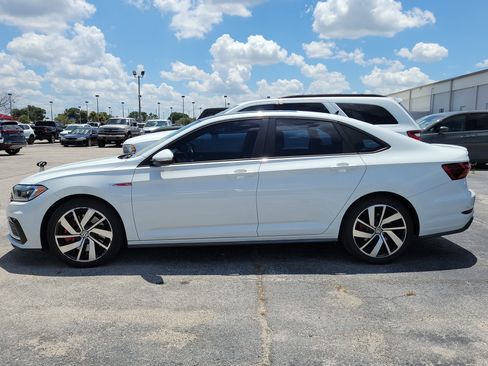 Used 2019 Volkswagen Jetta GLI FWD image 4