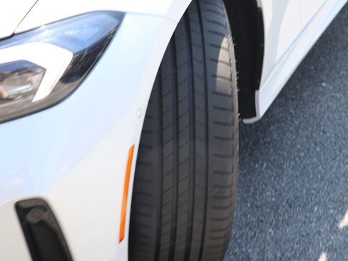 Certified 2025 BMW 330i Sedan w/ M Sport Package image 7