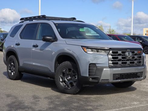 New 2026 Honda Pilot TrailSport image 2