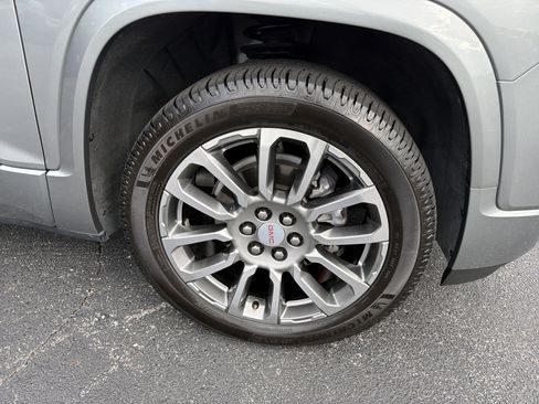 Used 2023 GMC Acadia Denali w/ Denali Ultimate Package FWD image 12