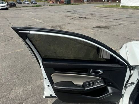 Used 2022 Honda Civic Touring image 17