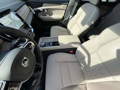 New 2026 Volvo XC90 T8 Plus image 10