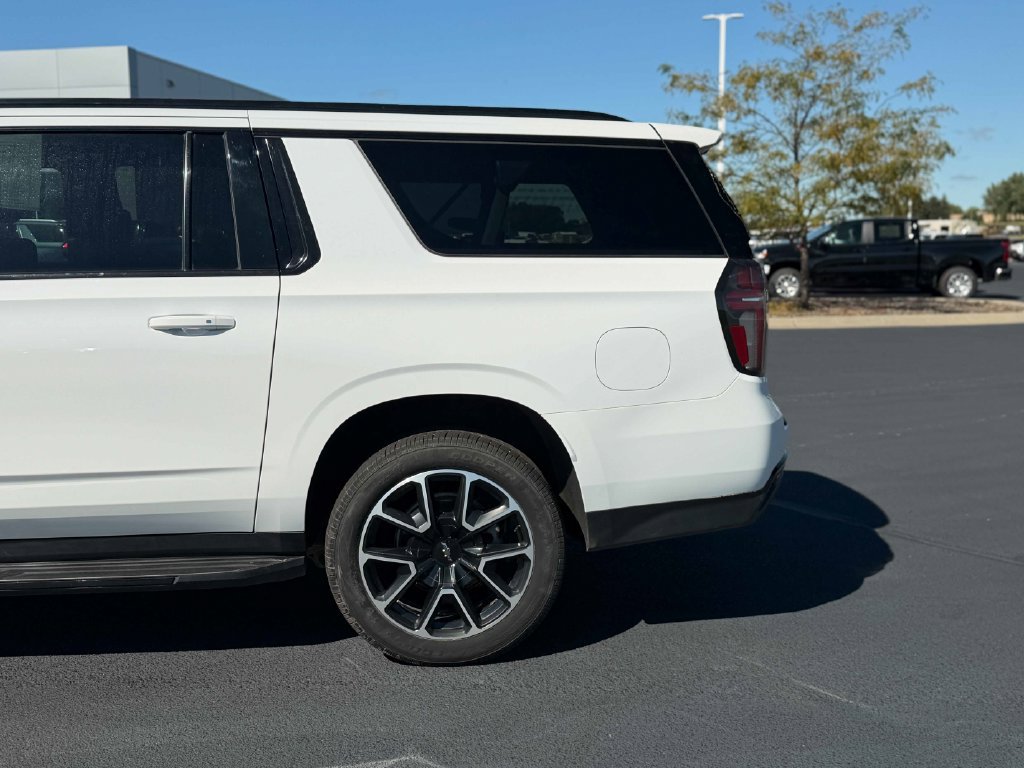 Used 2023 Chevrolet Suburban RST AWD/4WD image 13