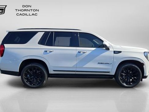 Used 2023 GMC Yukon Denali AWD/4WD image 6