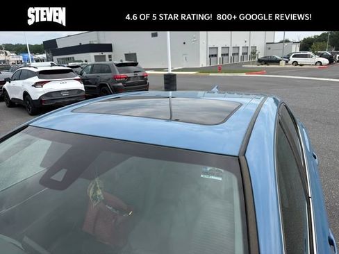 Used 2023 Toyota Camry SE w/ Cold Weather Package FWD image 10