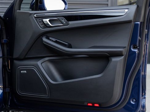 New 2026 Porsche Macan image 42