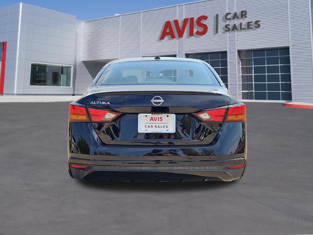 Used 2025 Nissan Altima 2.5 SV FWD image 7