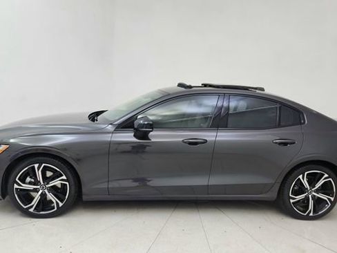 Used 2024 Volvo S60 B5 Plus w/ Climate Package image 3