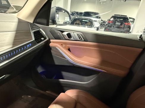 Used 2024 BMW X7 xDrive40i image 73