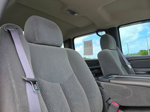 Used 2004 Chevrolet Silverado 2500 LS w/ Skid Plate Package AWD/4WD image 15