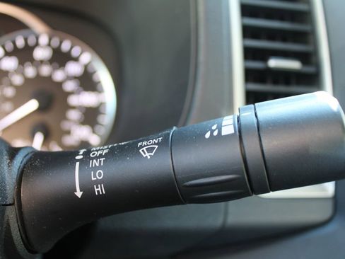 Used 2023 Nissan Frontier SV w/ SV Convenience Package image 41