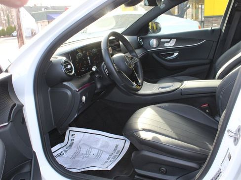 Used 2023 Mercedes-Benz E 350 4MATIC Sedan image 13
