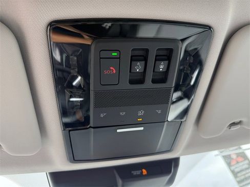 New 2025 Mitsubishi Outlander SEL image 24