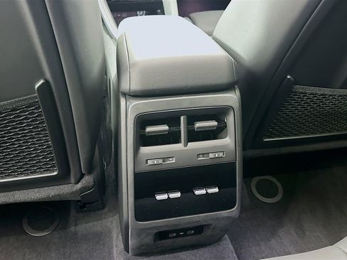 Used 2024 Porsche Macan 4 Electric image 27