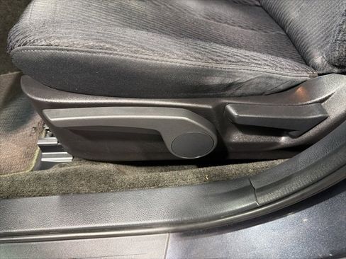 Used 2011 Subaru Outback 2.5i image 12