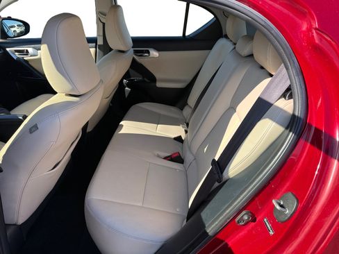 Used 2013 Lexus CT 200h w/ Seat Comfort Pkg image 16