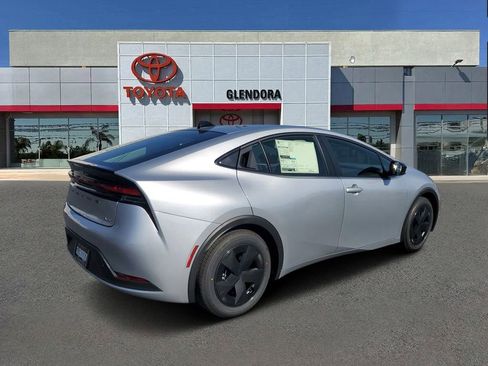 New 2026 Toyota Prius LE FWD image 3