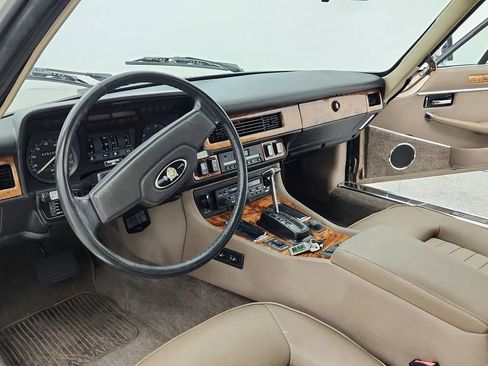Used 1988 Jaguar XJS V12 Convertible image 34