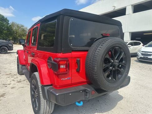 Used 2022 Jeep Wrangler Unlimited Sahara w/ Safety Group image 33