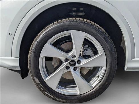 New 2025 Audi Q5 Premium Plus AWD/4WD image 9