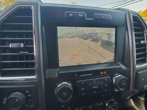 Used 2017 Ford F350 XLT w/ XLT Premium Package AWD/4WD image 24