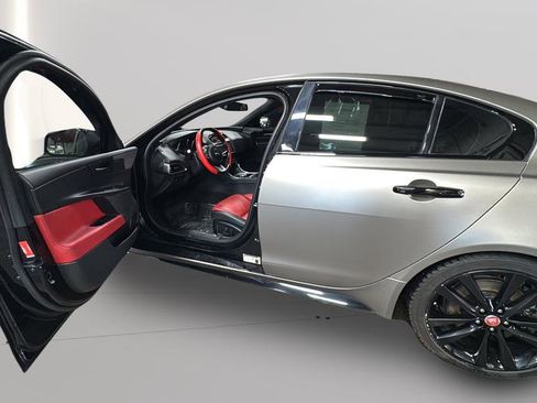 Used 2017 Jaguar XE R-Sport image 24