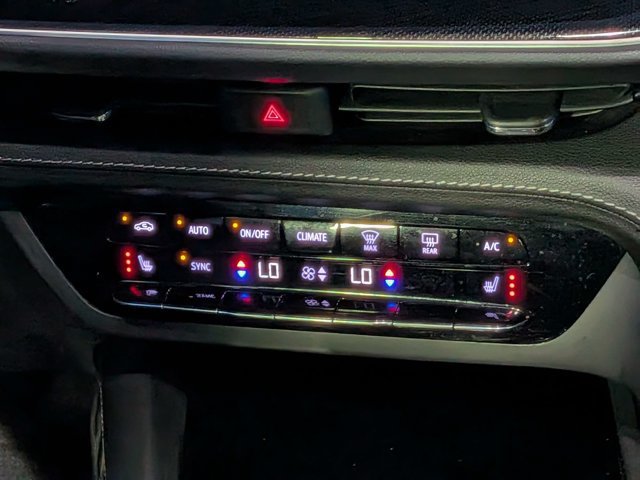 Used 2021 Buick Envision Essence w/ Sport Touring Package FWD image 21