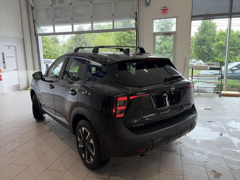 Used 2025 Nissan Kicks SV w/ SV Premium Package AWD/4WD image 6