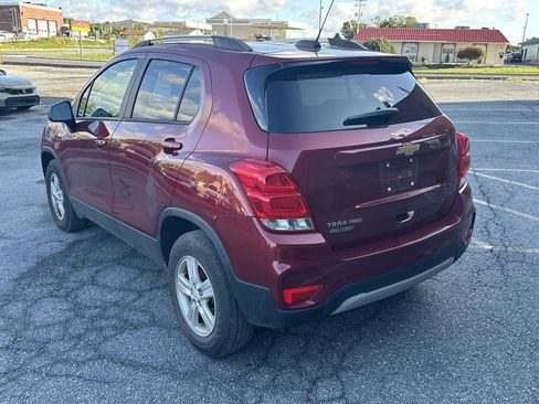 Used 2022 Chevrolet Trax LT w/ LT Convenience Package AWD/4WD image 6