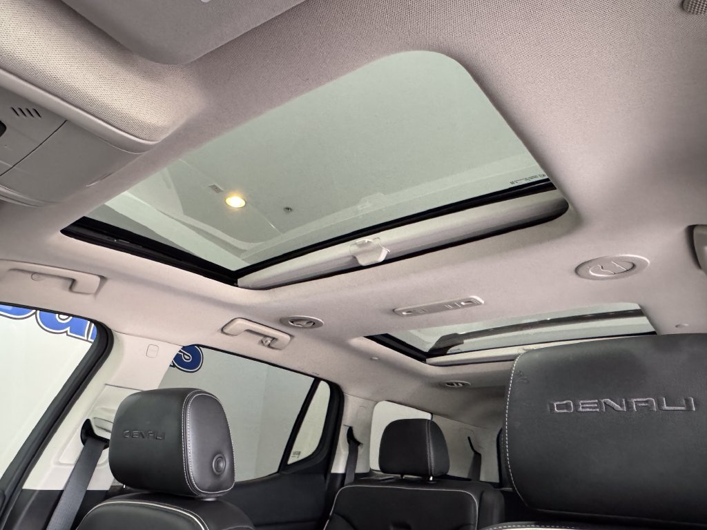 Certified 2023 GMC Acadia Denali w/ Black Diamond Edition AWD/4WD image 22