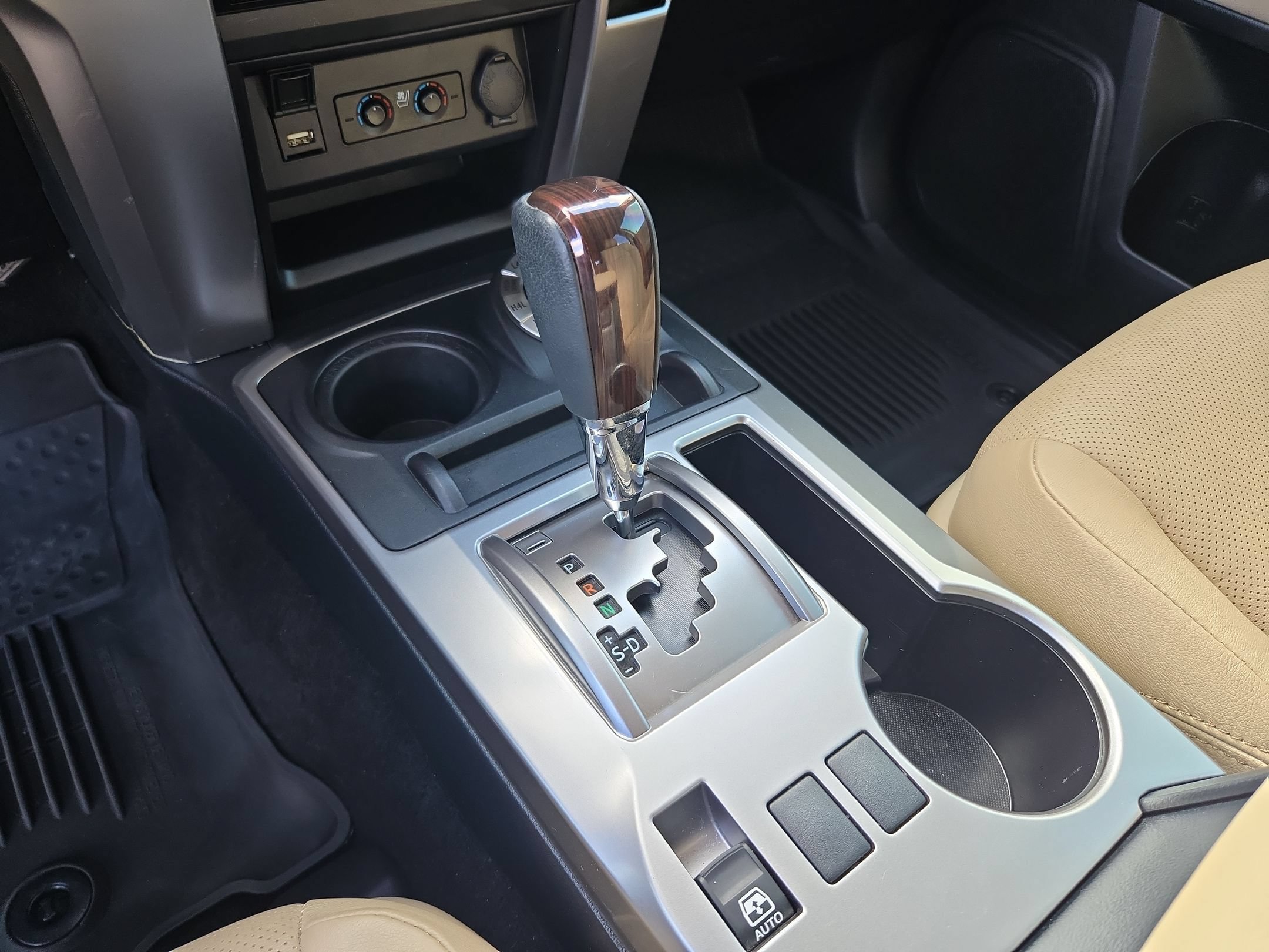 Used 2024 Toyota 4Runner Limited AWD/4WD image 19