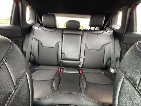 Used 2025 Jeep Compass Trailhawk AWD/4WD image 35